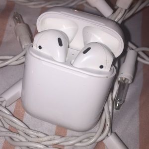 AirPods